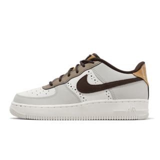 Nike 休閒鞋 Air Force 1 LV8 GS 白灰 淺棕 雕花女鞋 大童 【ACS】 FV3702-121