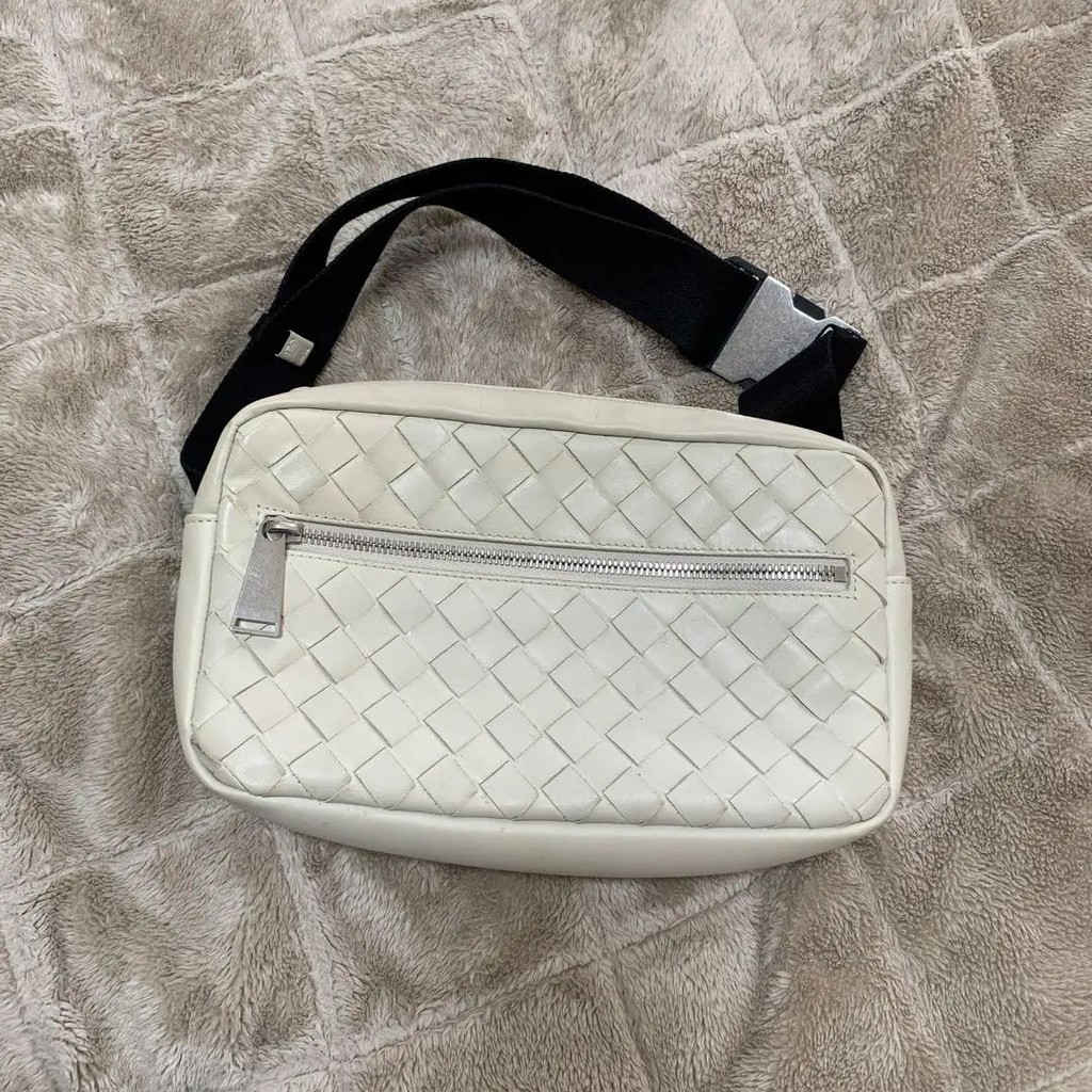 BOTTEGA VENETA 寶緹嘉 胸包 Cabat mercari 日本直送 二手