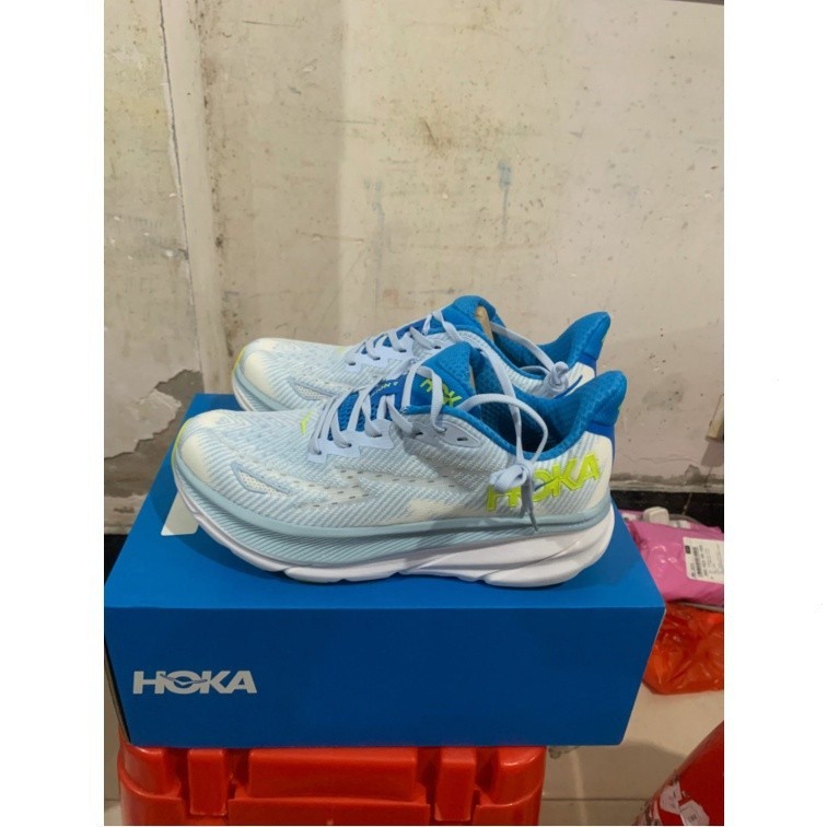 2023新款 HOKA ONE ONE Clifton 9 冰藍色減震跑鞋