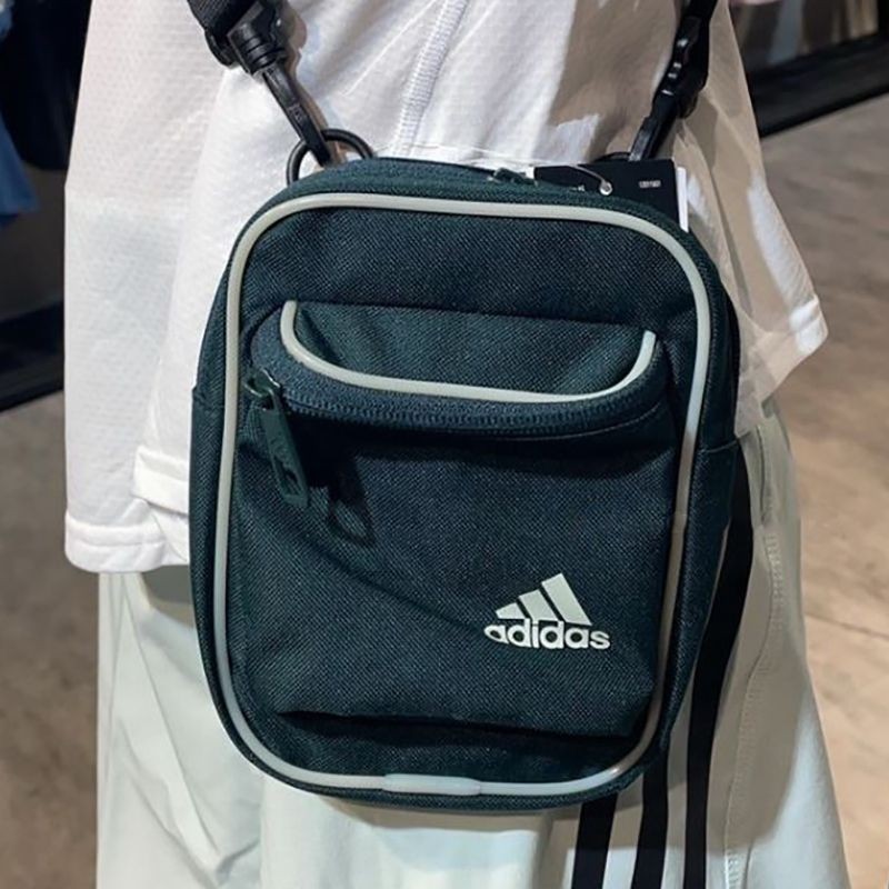 Adidas/阿迪達斯 男包女包外出潮流運動便攜斜跨包單肩小包H30367/0325