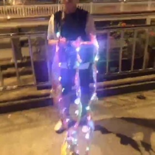 熱銷爆款兒童錶演道具地攤中國龍髮光玩具舞龍燈彩帶飄帶批髮七彩夜光飛龍