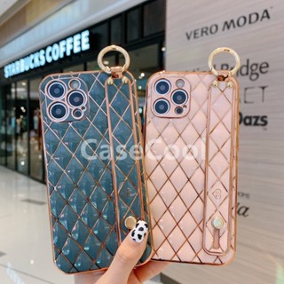 優選潮牌電鍍菱格小羊皮適用iPhone 13 13 Pro iPhone 13Promax 腕帶 支架 防摔 手機殼