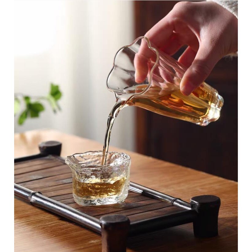 【現貨速發】綠茶公道杯耐熱玻璃透明泡茶杯分茶器創意花瓣形長嘴公杯茶海茶具