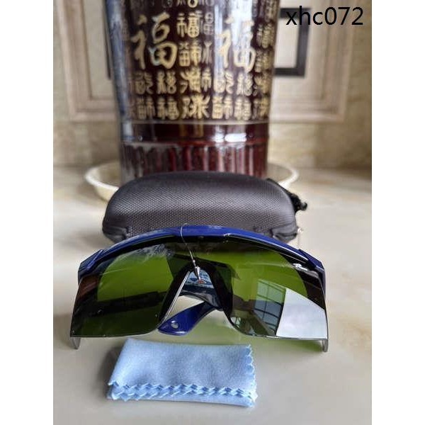熱銷· 電焊眼鏡光纖雷射打標機防護眼鏡紫光藍光鐳雕鐳射除鏽切割焊接鏡