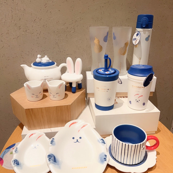 星巴克杯子2023兔年新款古早萌兔藍白配色不鏽鋼保溫陶瓷馬克杯