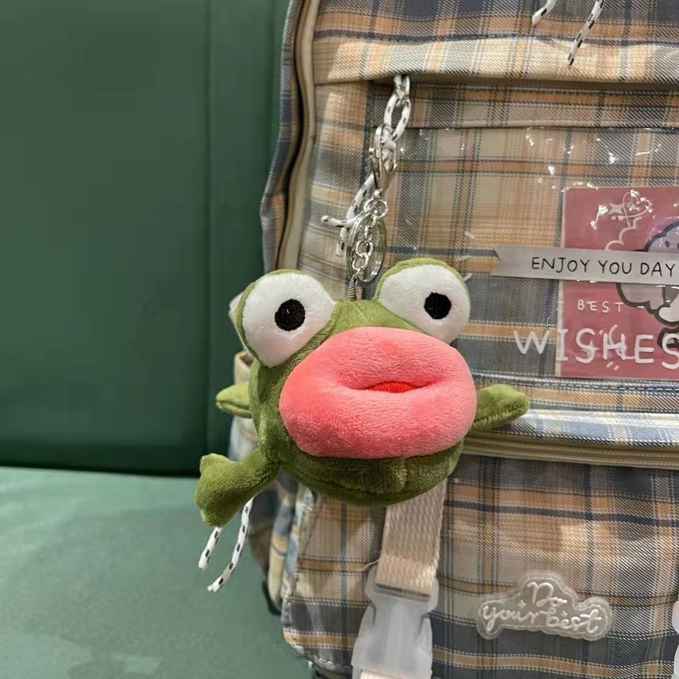 ⋞搞怪玩偶⋟現貨 大嘴青蛙香腸嘴青蛙吊飾  公仔  玩具鑰匙扣包包吊飾創意搞怪 玩偶