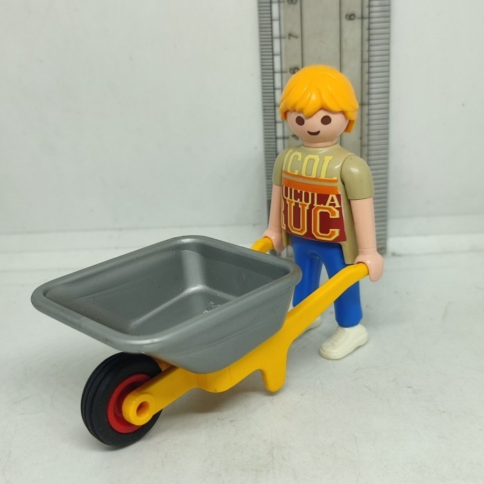 Playmobil Figure Man 圖案襯衫配獨輪車農場 Ori Geobra