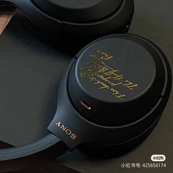 新款 混血王子金屬貼sony書頭戴式耳機貼紙立體貼wh1000索尼XM5裝飾貼4