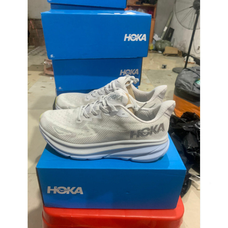 Hoka ONE ONE Clifton 9 減震冷灰色跑鞋