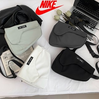Nike耐吉男女同款大容量新款斜挎包 情侶通勤休閒挎包手提袋 旅行戶外防水超能裝單肩包