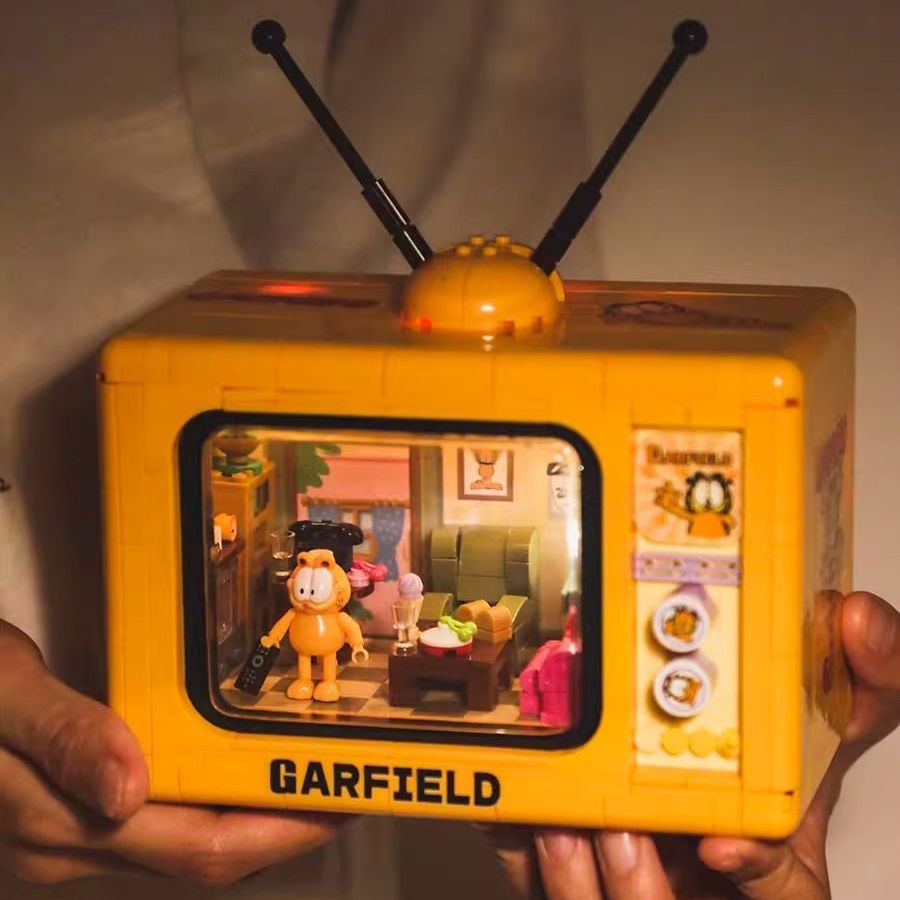 拼裝治癒積木兼容樂高加菲貓復古禮物正版家居擺件玩具周邊電視機