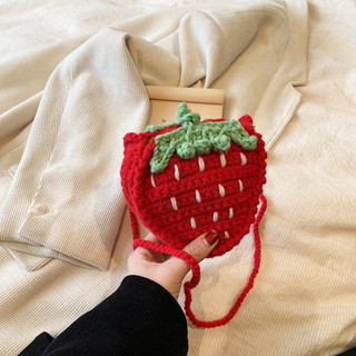2023新款手工針織毛線零錢包可愛草莓斜背包休閒迷你斜背包