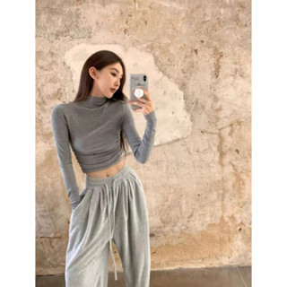 【HOT 本舖】 S-XL260克半高領打底衫長袖T恤女春秋修身短款褶皺上衣 長袖上衣 短款長袖 上衣 女裝 衣服