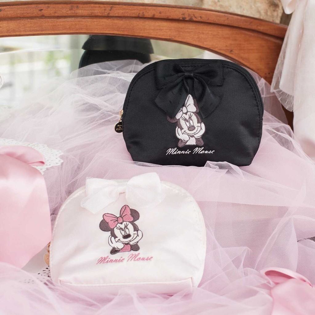 【 Maison De FLEUR】日本新款米老鼠化妝包可愛刺繡化妝收納貝殼包