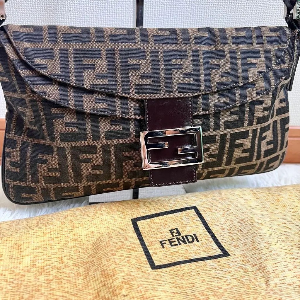 FENDI 芬迪 肩背包 Mamma FF Baguette Zucca花紋 mercari 日本直送 二手