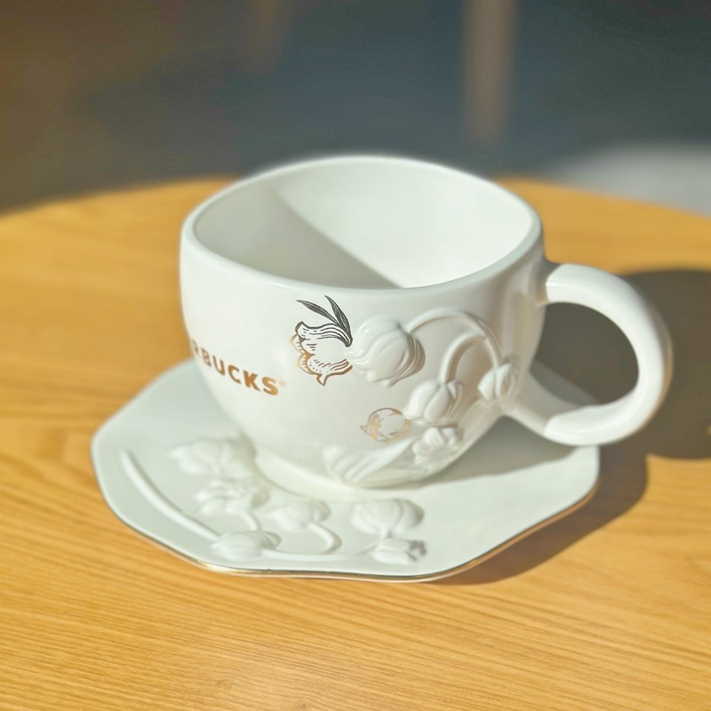 現貨出售—星巴克杯子2023新款浮雕優雅鈴蘭純白簡約陶瓷成人咖啡馬克杯碟組