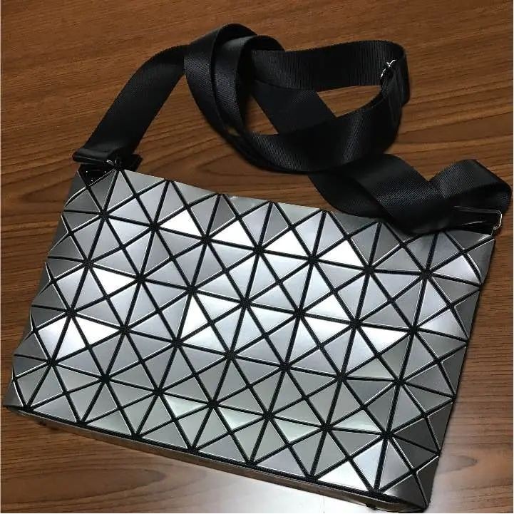 ISSEY MIYAKE 三宅一生 肩背包 mercari 日本直送 二手