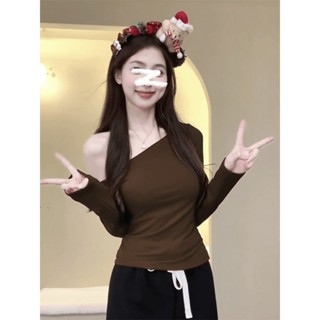 【HOT 本舖】 辣妹風緊身不規則斜肩長袖T恤女裝2025早春新款修身顯瘦百搭上衣