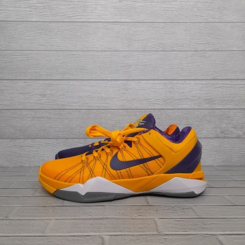 耐吉 Nike Kobe 7 陰陽鞋