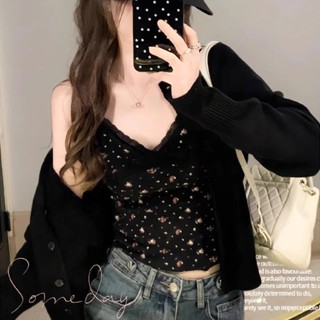 YWW 法式純慾黑色蕾絲吊帶背心女夏外穿又甜又辣內搭v領碎花上衣修身