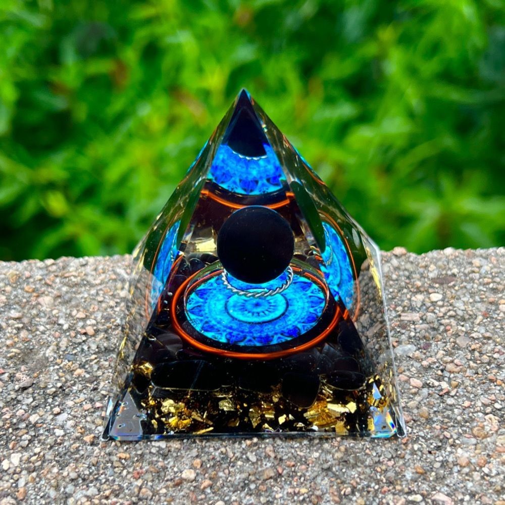 暢銷金字塔桌面高檔擺件生日禮物魚缸造景車用裝飾樹脂滴膠+水晶球/石