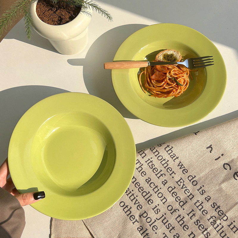 現貨 ins風酪梨綠色盤子簡約意麵專用沙拉碗家用高顏值陶瓷草帽深盤