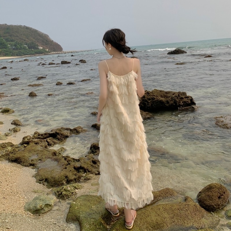 【HOT 本舖】 波西米亞白色吊帶洋裝女夏寬鬆流蘇法式海邊度假沙灘仙氣長裙子
