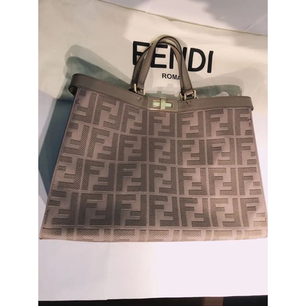 近全新 FENDI 芬迪 托特包 Peekaboo 日本直送 二手