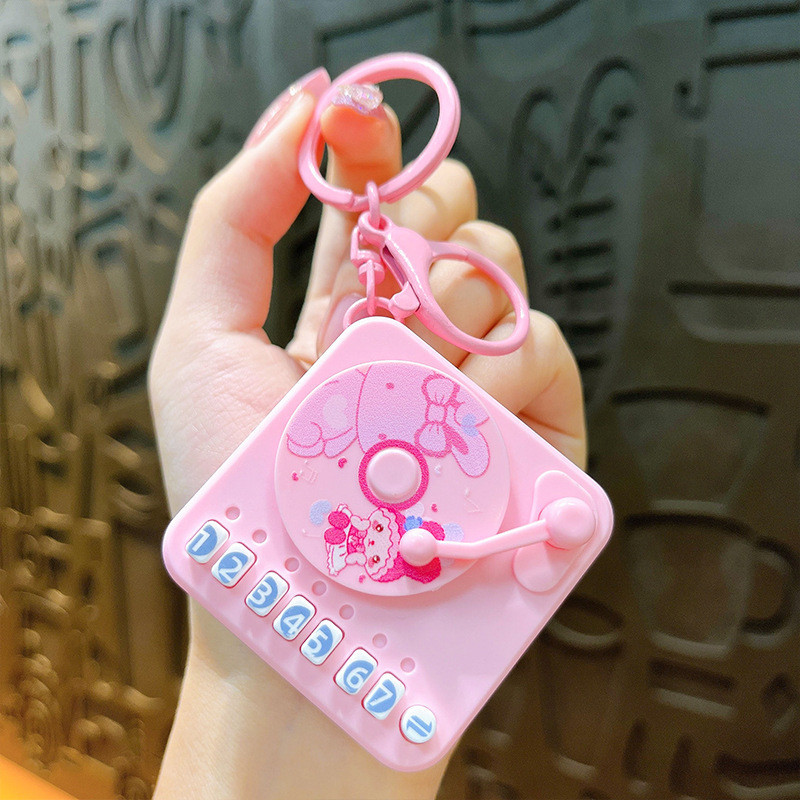🔥現貨+免運費🔥 MIO 鑰匙圈 復古碟片 留聲機 吊飾 可愛 發光 音樂 汽車 鑰匙扣 包包 掛飾 情侶 生日禮物