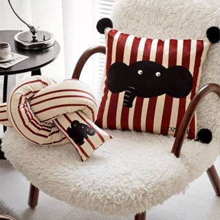 熱銷大象創意家用紅色喜慶客廳沙發抱枕床頭靠枕網紅腰枕套車用