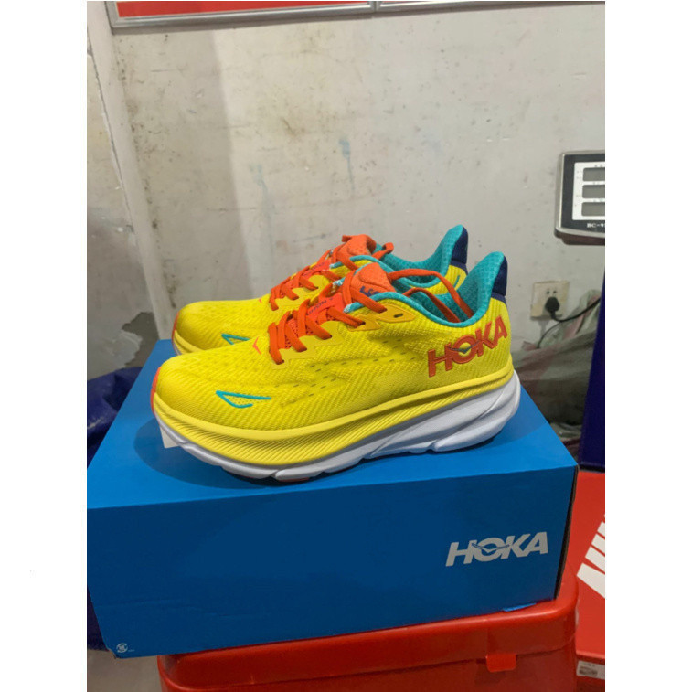 2023新款 HOKA ONE ONE Clifton 9 黃紅減震跑鞋