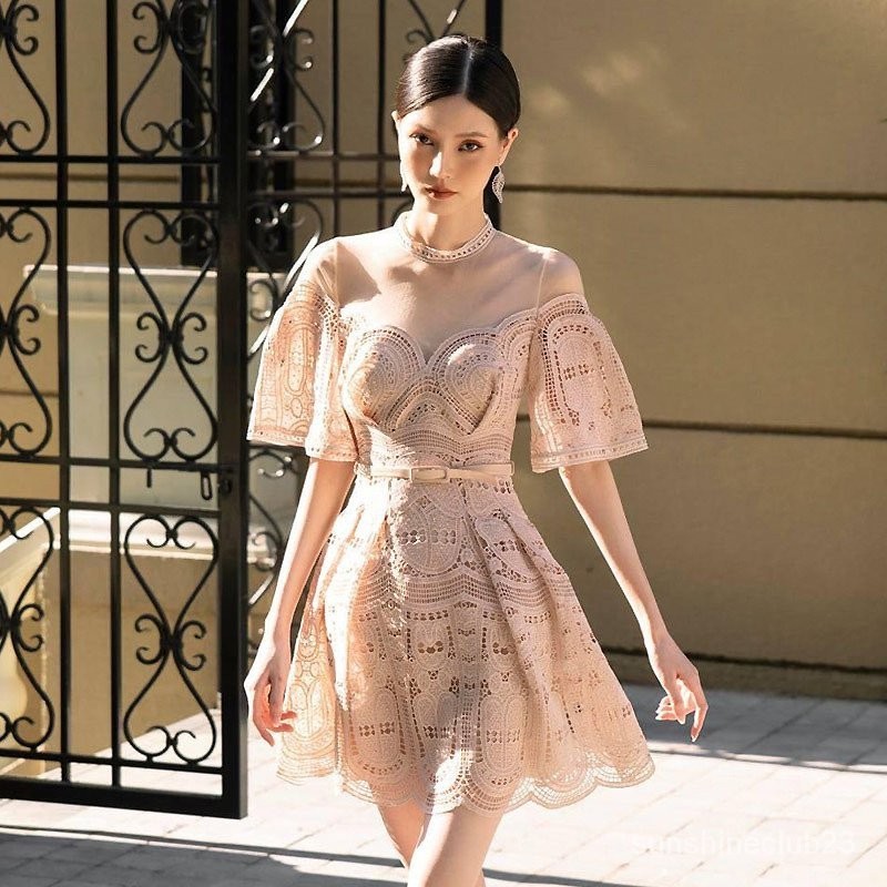 「SUNSHINE CLUB 」越南設計師夏季新品洋裝重工蕾絲刺繡花邊質感收腰顯瘦短裙