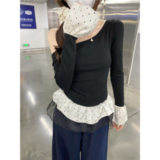 【HOT 本舖】 實拍荷葉邊撞色波點長袖T恤女新款辣妹斜領露肩顯瘦別致上衣