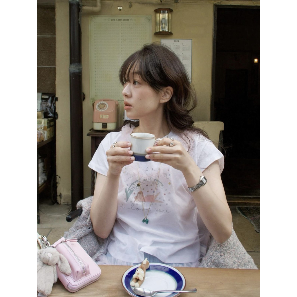 【SR-STUDIO】fletta 現貨 卡通 女孩 插畫 印花 短版 緊身 短袖 T恤