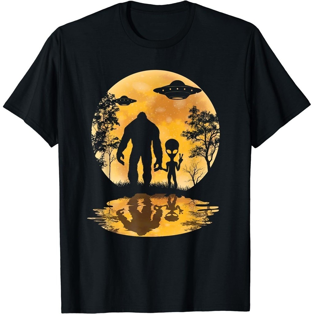Alien Bigfoot Moon Sasquatch Ufo 禮物男士 T 恤