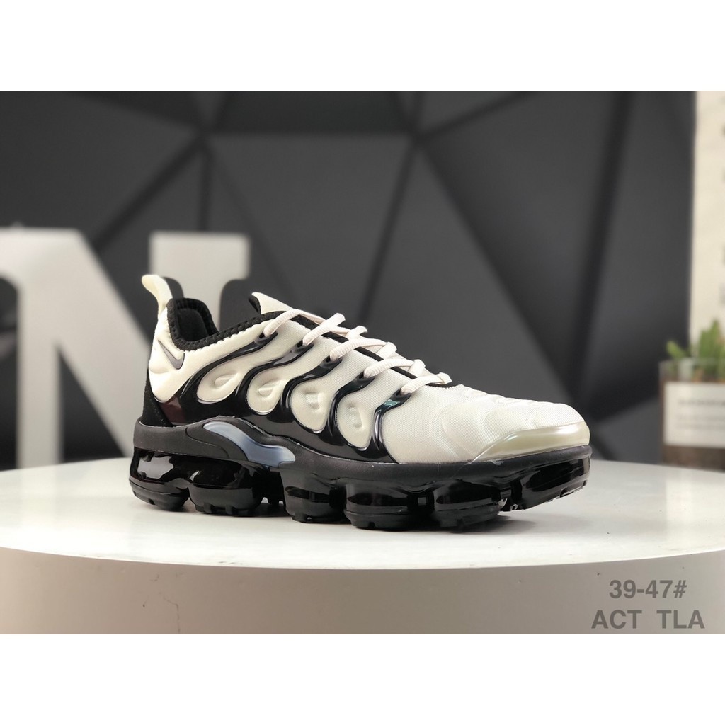 nike vapormax plus 蒸汽大氣墊 灰白 DH0860-100