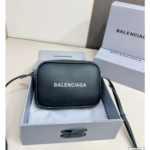 【禮盒】潮流女包 BALENCIAG/Lv皮革相機包 高品質牛皮小方包 奢華女士斜背包