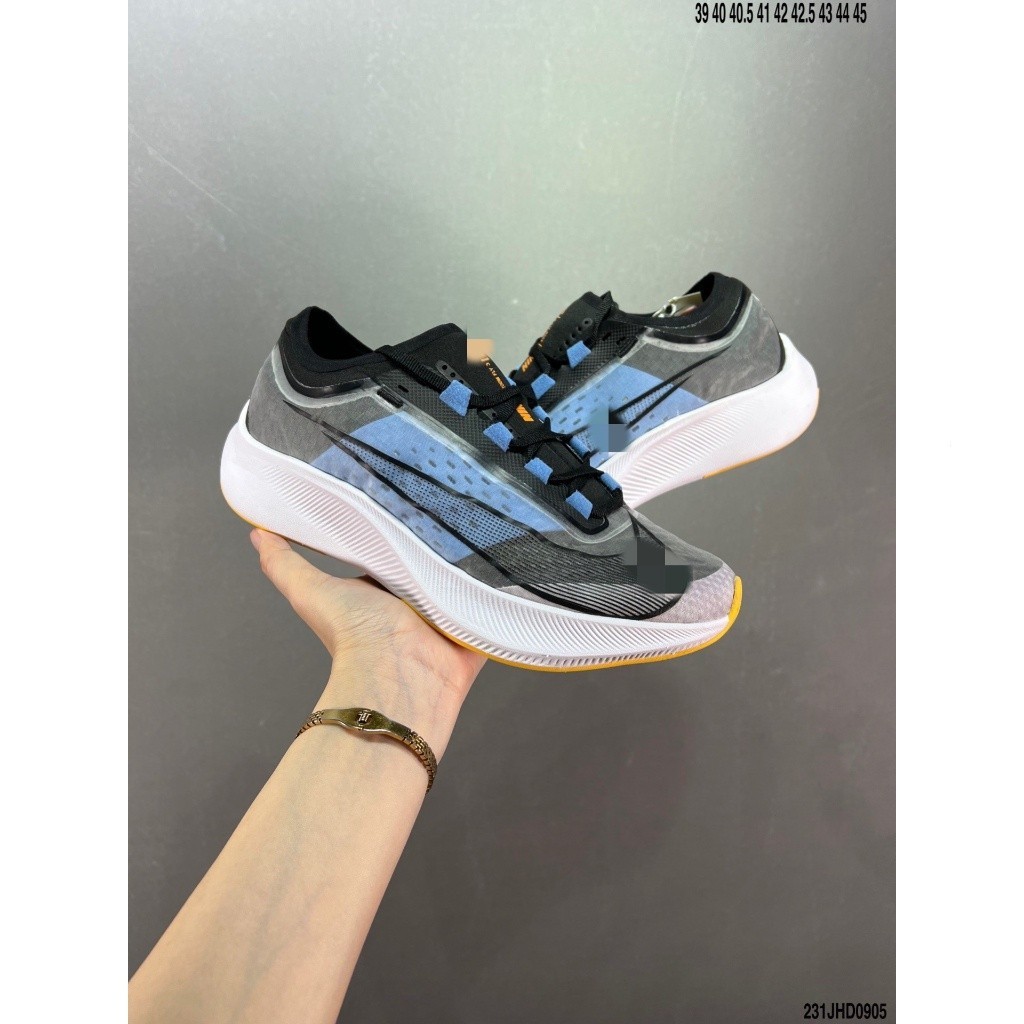 全新 ZOOM FLY 3 緩震透氣輕便跑鞋白色男女皆宜