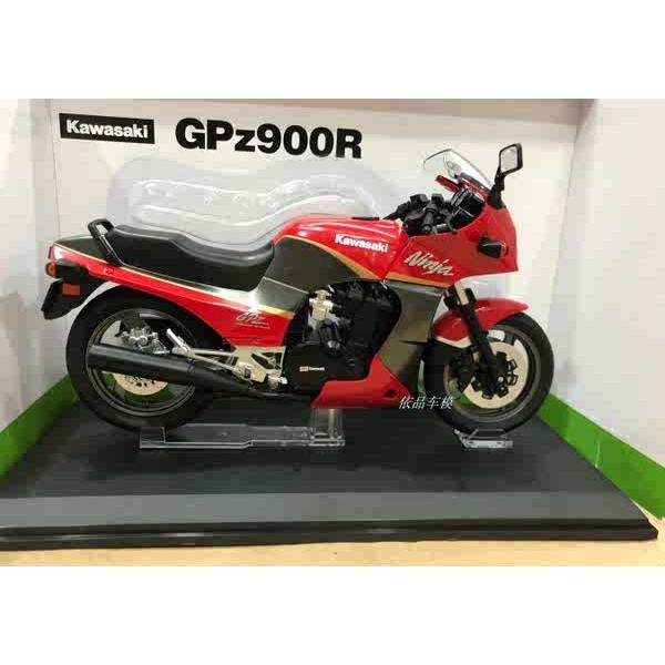 上海實體店：青島社 1:12  川崎 GPZ 900R  機車模型 綠 紅 黑