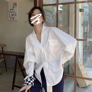 白色長袖襯衫女設計感小眾v領寬鬆百搭上衣休閒秋季新款絨關的外風 IGK1 M36K
