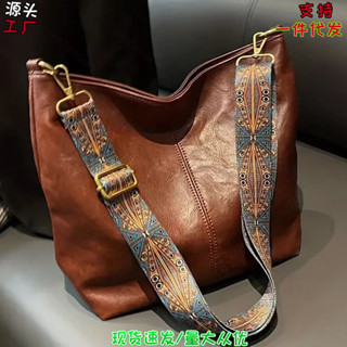 歐美新款時尚手提單肩斜挎大容量水桶包素色pu時尚單肩女包現貨款