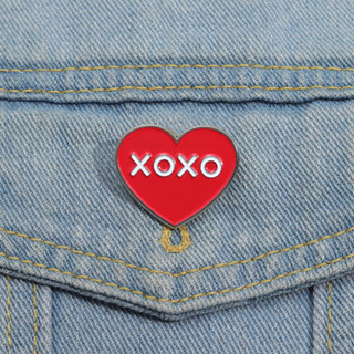 Xoxo 紅色愛心心形琺瑯胸針金屬徽章包服飾配飾情人節禮物首飾配飾