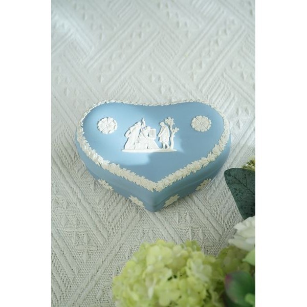 英國WEDGWOOD瑋緻活 水藍JASPER碧玉浮雕 希臘神話愛心造型大珠寶盒