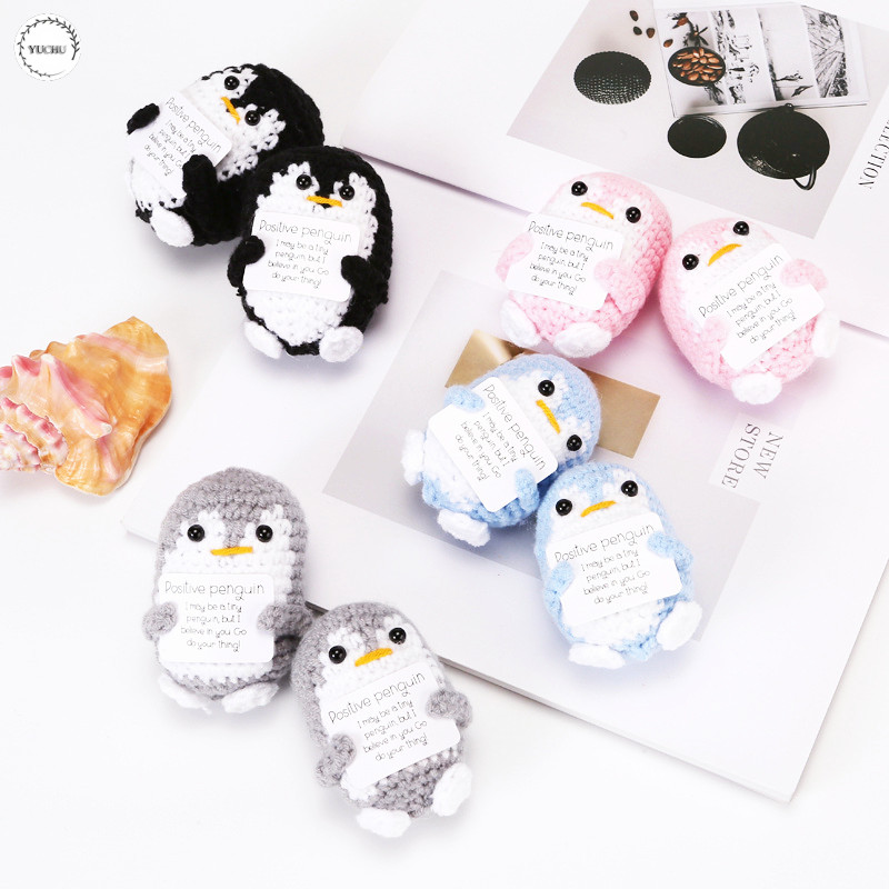 【YUCHU】爆款毛線編織積極企鵝玩偶擺件 可愛企鵝土豆表情正能量p卡 桌面裝飾擺件創意禮物
