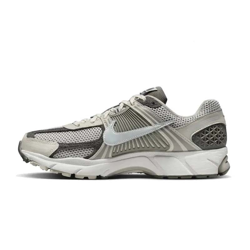 耐吉 特價 Nike Zoom Vomero 5 Iron Ore 和 Flat Pewter 灰男鞋 FD0791-0