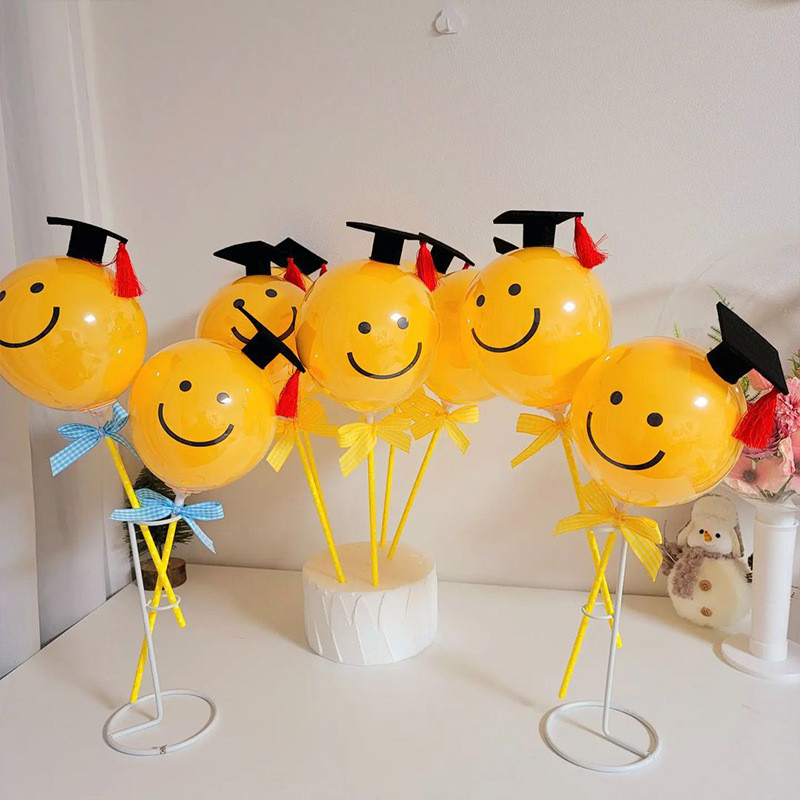 畢業笑臉氣球 拍照道具5個裝 紀念微笑博士帽手持氣球 畢業禮物 畢業派對裝飾氣球棒 畢業典禮派對品