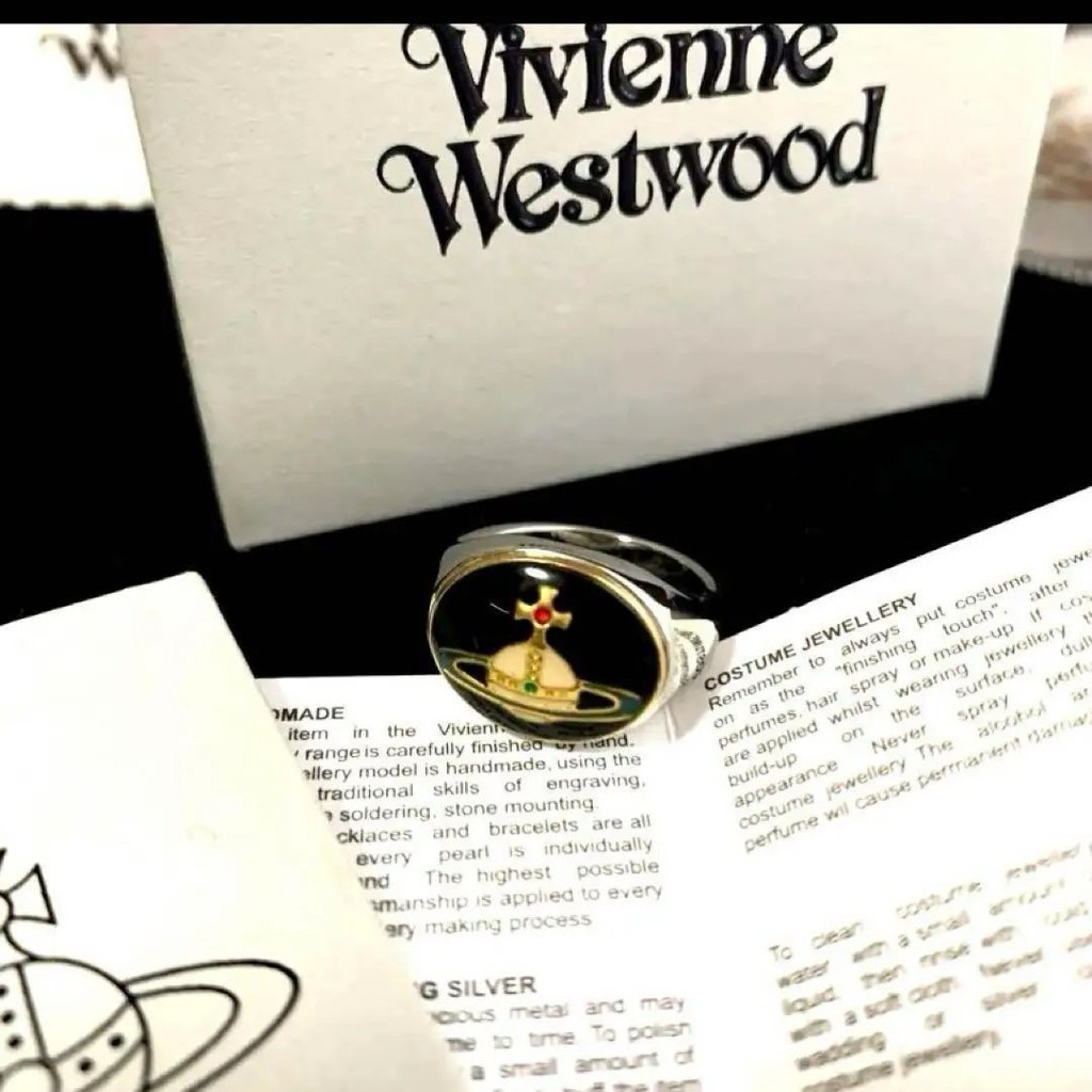 近全新 Vivienne Westwood 薇薇安 威斯特伍德 戒指 鈕扣 漆皮 日本直送 二手