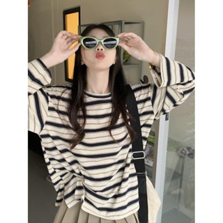 《現貨下單》圓領條紋長袖t恤女2023秋季新款設計感寬鬆顯瘦休閒學生開叉上衣