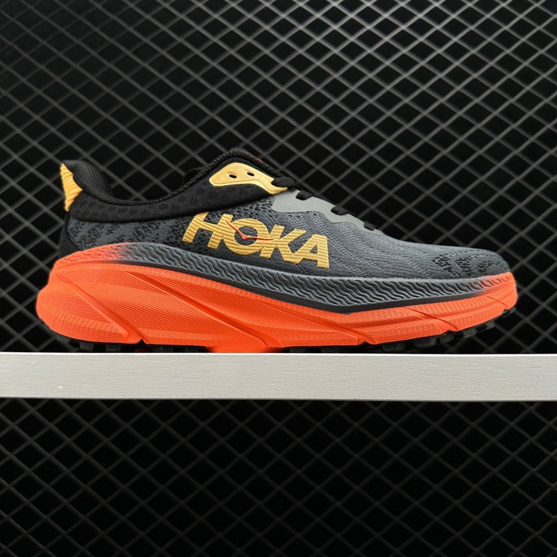 Hoka One One Challenger ATR 7 男女通用輕便透氣跑鞋,男女專業減震跑鞋,尺碼 36-45