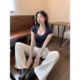 2025新品美式復古正肩方領短袖t恤女設計感鈕扣裝飾短版緊身甜辣上衣20250313
